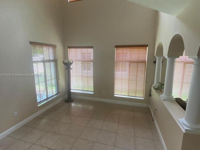 Продажа дома по адресу 27049 SW 142nd Ave - фото 6270478