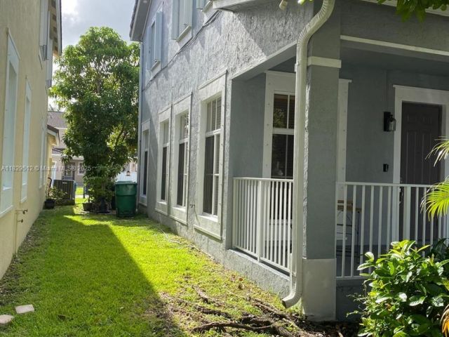 Продажа дома по адресу 27049 SW 142nd Ave - фото 6270488