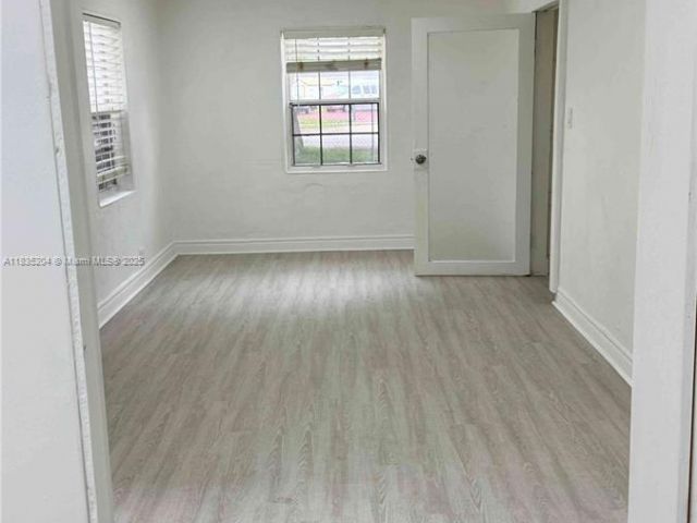 Продажа дома по адресу 16221 E Bunche Park Dr - фото 6256271