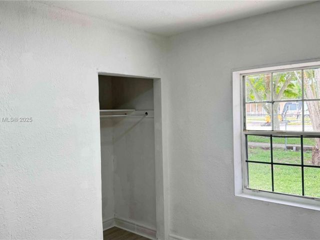 Продажа дома по адресу 16221 E Bunche Park Dr - фото 6256279