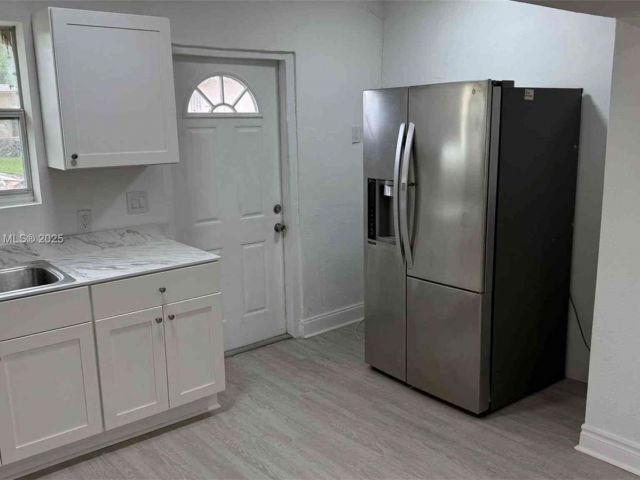 Продажа дома по адресу 16221 E Bunche Park Dr - фото 6256281