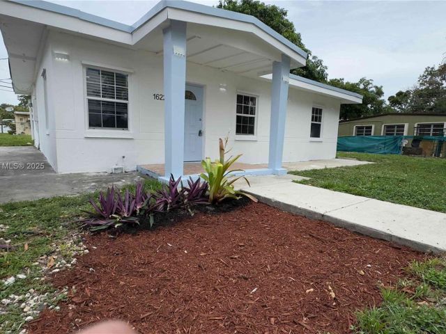 Продажа дома по адресу 16221 E Bunche Park Dr - фото 6256286