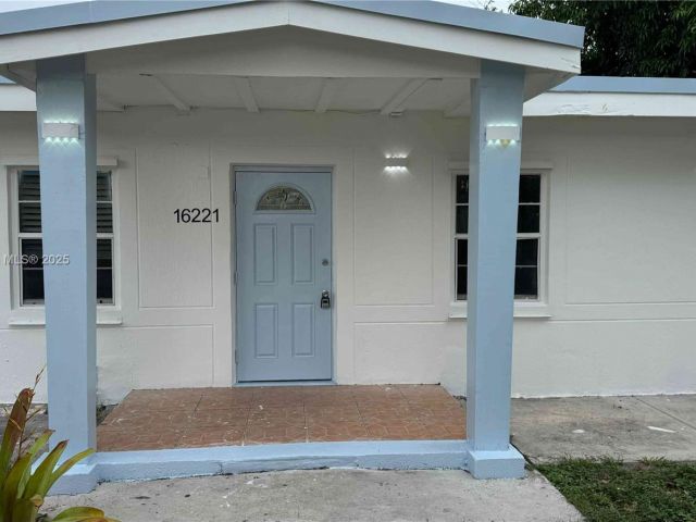 Продажа дома по адресу 16221 E Bunche Park Dr - фото 6256287