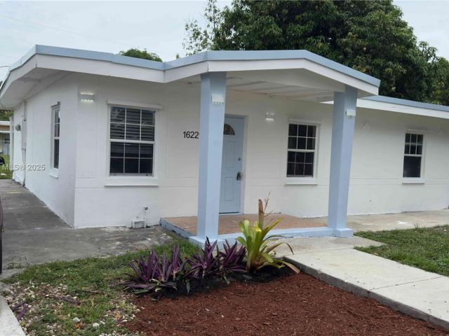 Продажа дома по адресу 16221 E Bunche Park Dr - фото 6256288