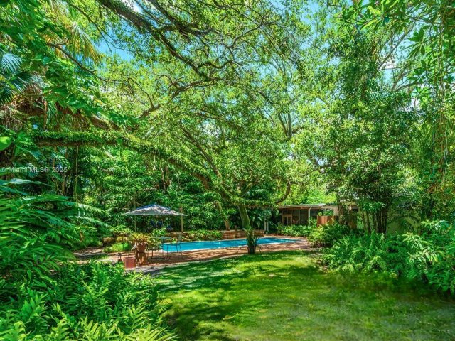 Продажа дома по адресу 3540 N Moorings Way - фото 6256552