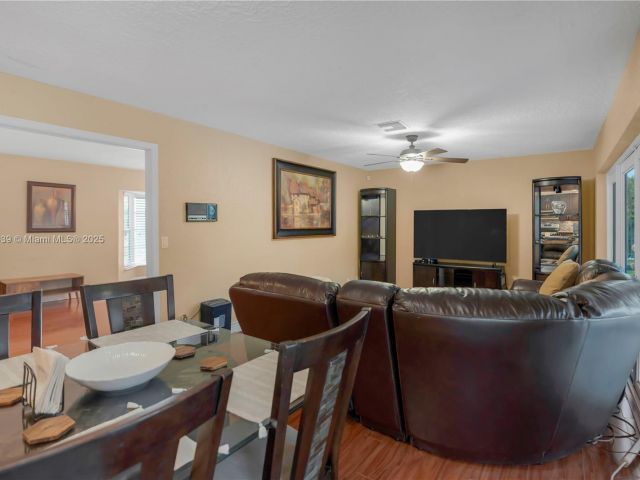 Продажа дома по адресу  - фото 6256939