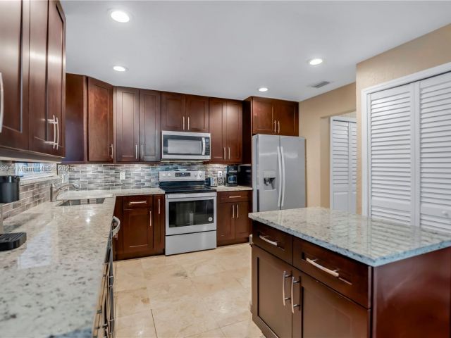 Продажа дома по адресу  - фото 6256948