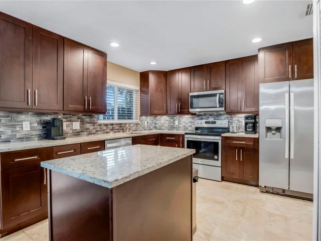 Продажа дома по адресу  - фото 6256949