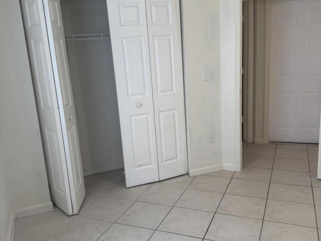 Дом в аренду по адресу 1364 Climbing Rose Lane - фото 6285519