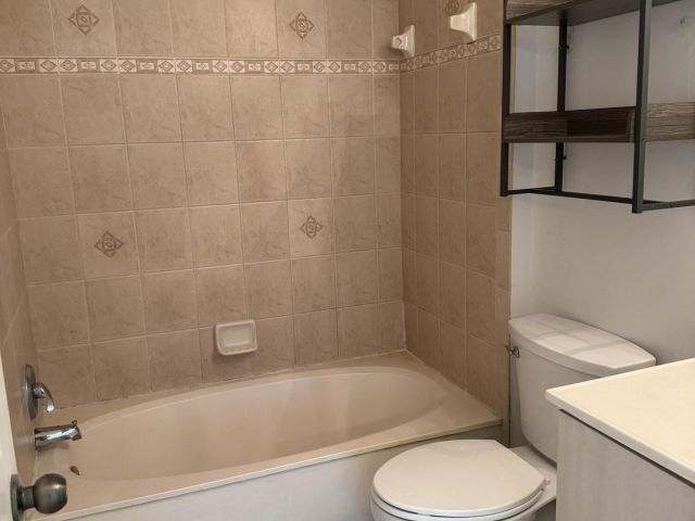 Дом в аренду по адресу 1364 Climbing Rose Lane - фото 6285521