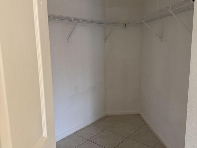 Дом в аренду по адресу 1364 Climbing Rose Lane - фото 6285522