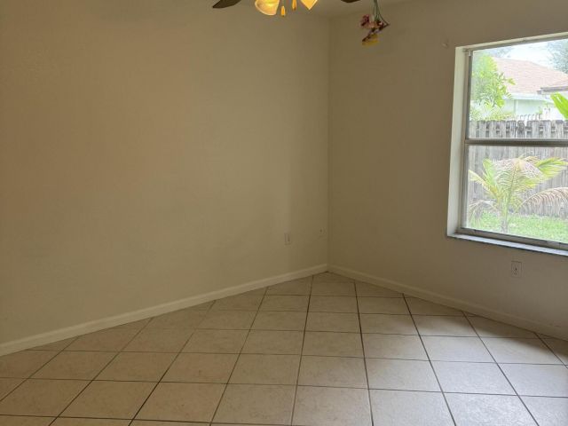 Дом в аренду по адресу 1364 Climbing Rose Lane - фото 6285524