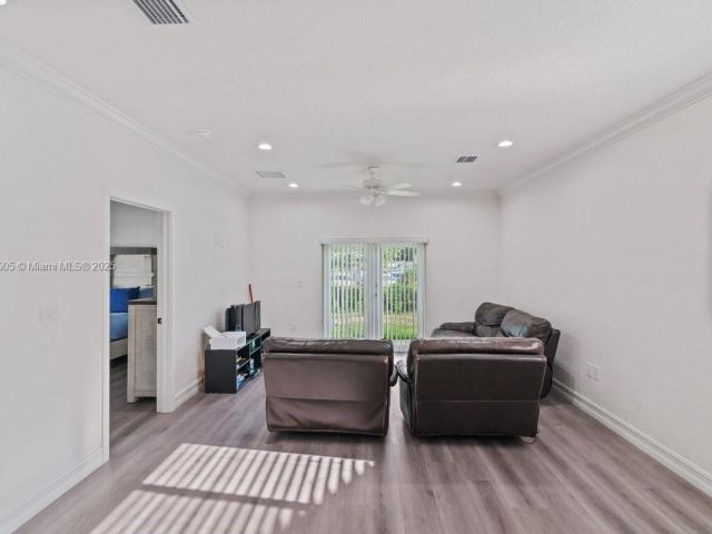 Продажа дома по адресу 1941 NW 151st St - фото 6256853