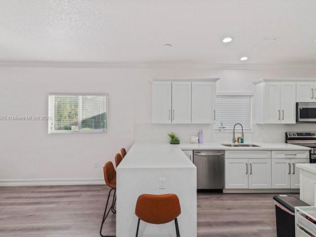 Продажа дома по адресу 1941 NW 151st St - фото 6256854