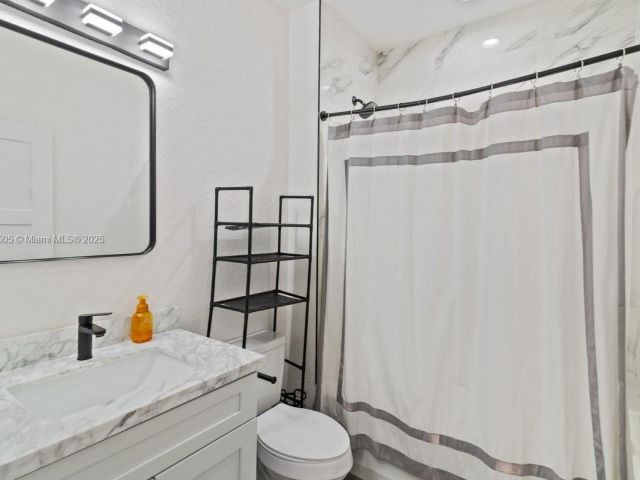 Продажа дома по адресу 1941 NW 151st St - фото 6256859