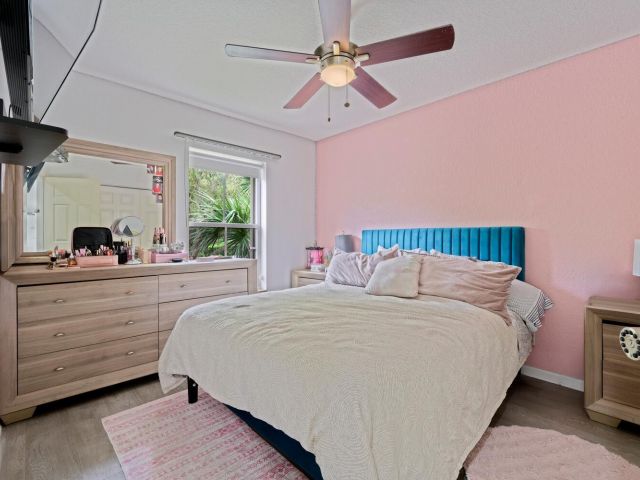 Продажа дома по адресу 4043 Lake Tahoe Circle - фото 6281995