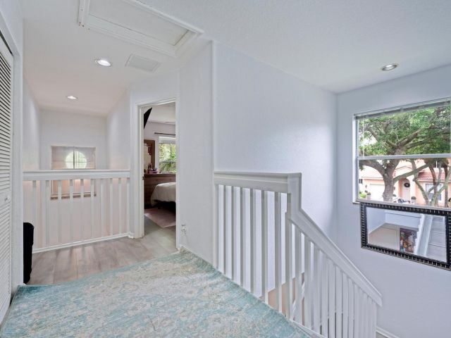 Продажа дома по адресу 4043 Lake Tahoe Circle - фото 6281996