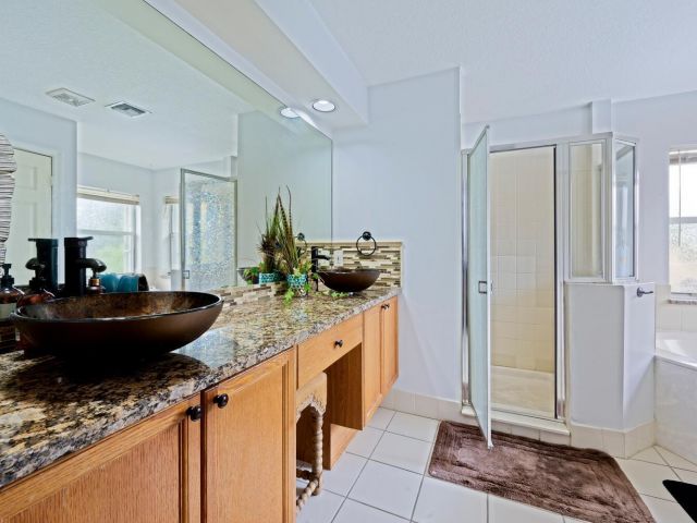 Продажа дома по адресу 4043 Lake Tahoe Circle - фото 6281998