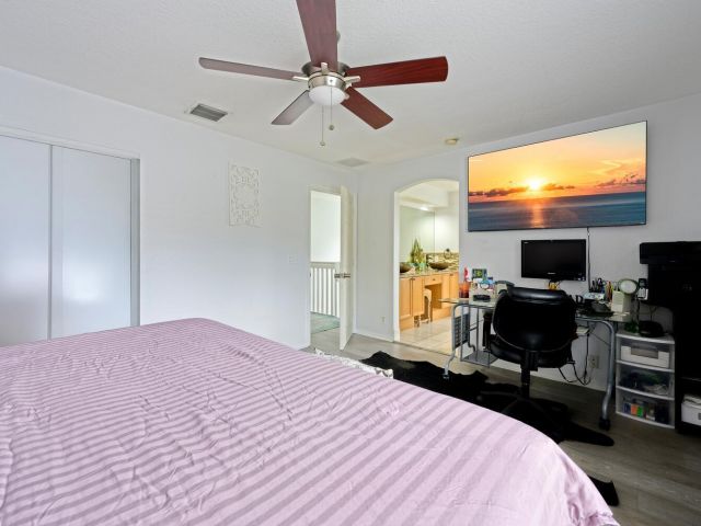 Продажа дома по адресу 4043 Lake Tahoe Circle - фото 6281999