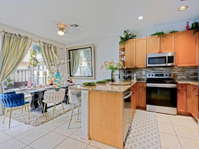 Продажа дома по адресу 4043 Lake Tahoe Circle - фото 6282002