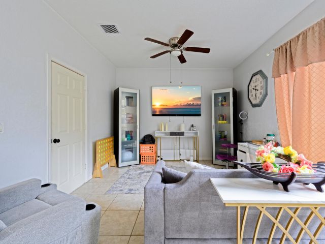 Продажа дома по адресу 4043 Lake Tahoe Circle - фото 6282005