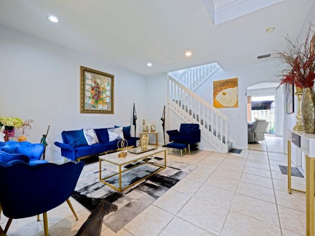 Продажа дома по адресу 4043 Lake Tahoe Circle - фото 6282007