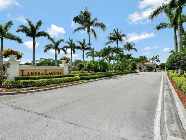 Продажа дома по адресу 4043 Lake Tahoe Circle - фото 6282008