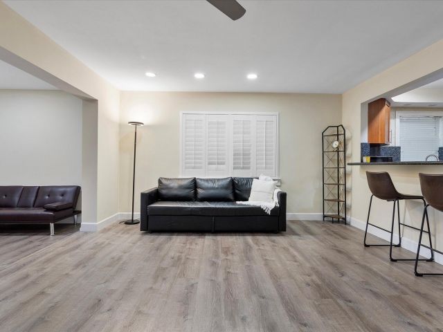 Продажа дома по адресу 1359 Washington Street - фото 6257208