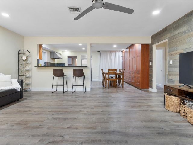 Продажа дома по адресу 1359 Washington Street - фото 6257214