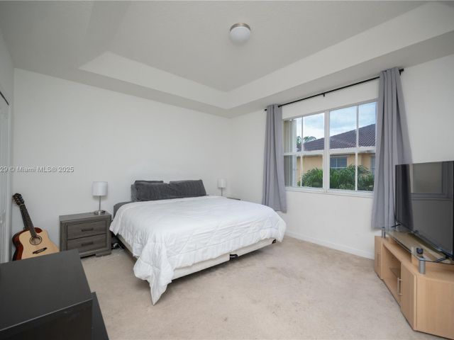 Продажа дома по адресу 14964 SW 8 LN - фото 6256696