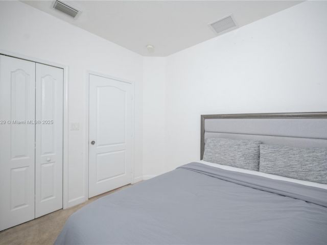 Продажа дома по адресу 14964 SW 8 LN - фото 6256703