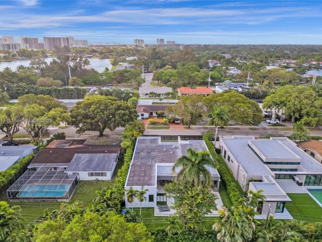 Дом в аренду по адресу 2441 NE 200th St . - фото 6256204