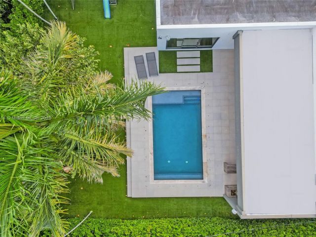 Дом в аренду по адресу 2441 NE 200th St . - фото 6256206