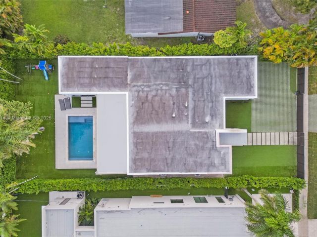 Дом в аренду по адресу 2441 NE 200th St . - фото 6256207