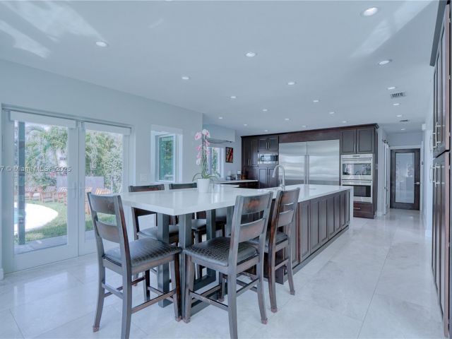 Дом в аренду по адресу 13300 Biscayne Bay Ter - фото 6257241