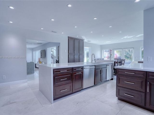 Дом в аренду по адресу 13300 Biscayne Bay Ter - фото 6257242