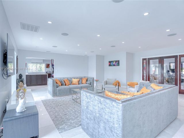 Дом в аренду по адресу 13300 Biscayne Bay Ter - фото 6257246