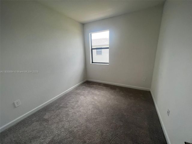 Дом в аренду по адресу 13378 SW 286th St 13378 - фото 6274570