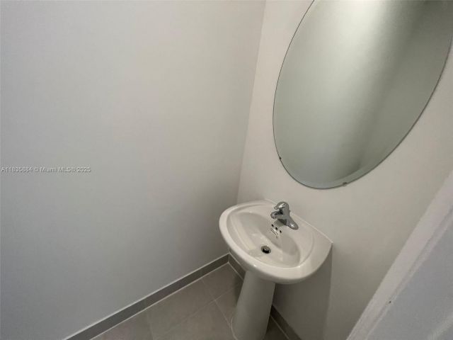 Дом в аренду по адресу 13378 SW 286th St 13378 - фото 6274572