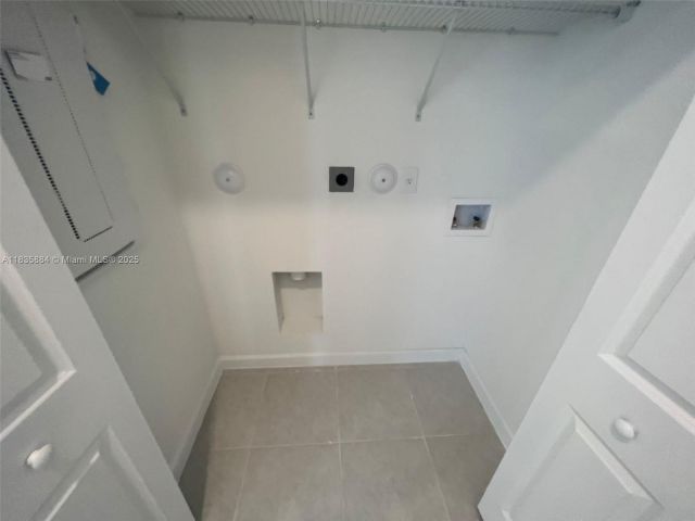 Дом в аренду по адресу 13378 SW 286th St 13378 - фото 6274573