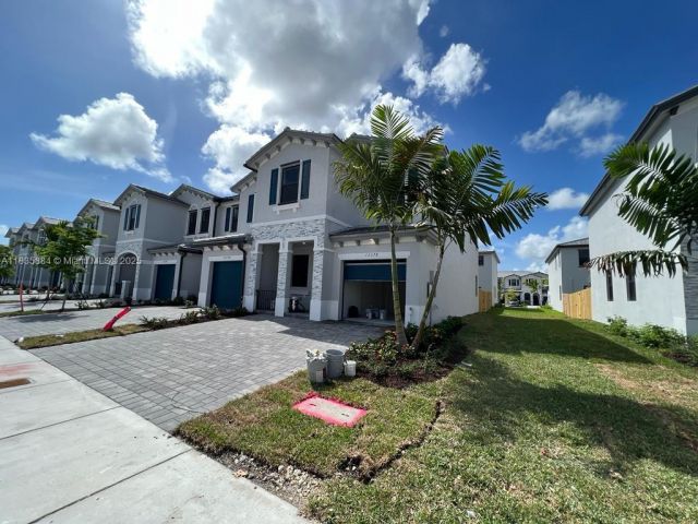 Дом в аренду по адресу 13378 SW 286th St 13378 - фото 6274583