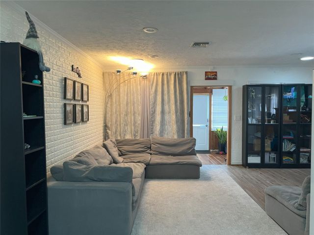 Продажа дома по адресу 1719 S Hayes St - фото 6269672