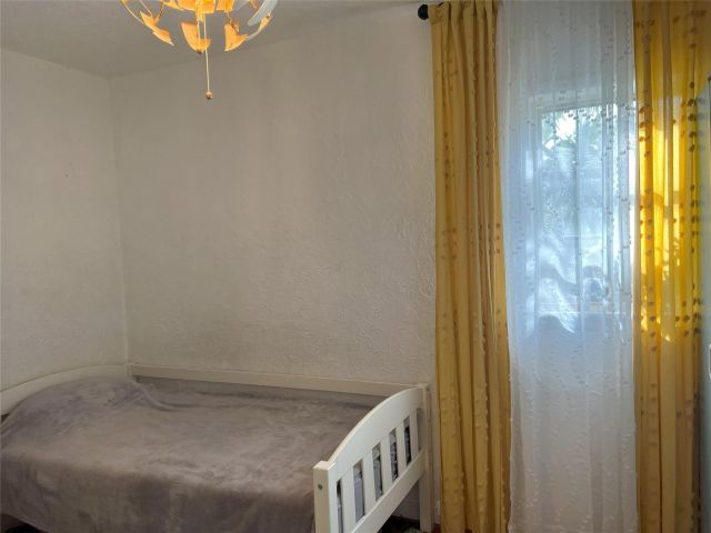 Продажа дома по адресу 1719 S Hayes St - фото 6269676