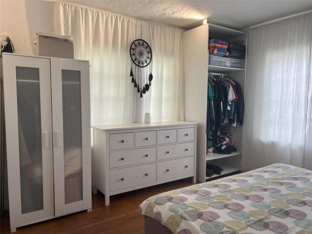 Продажа дома по адресу 1719 S Hayes St - фото 6269683