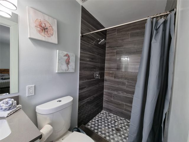 Продажа дома по адресу 4740 SW 43rd Ave - фото 6280881