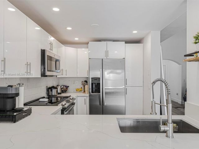 Продажа дома по адресу 11532 SW 148th Path - фото 6277370