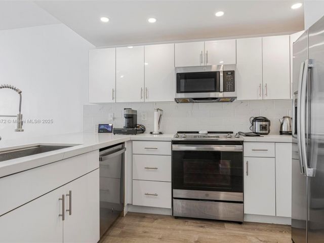 Продажа дома по адресу 11532 SW 148th Path - фото 6277372