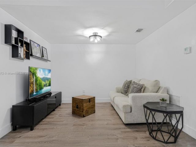 Продажа дома по адресу 11532 SW 148th Path - фото 6277373