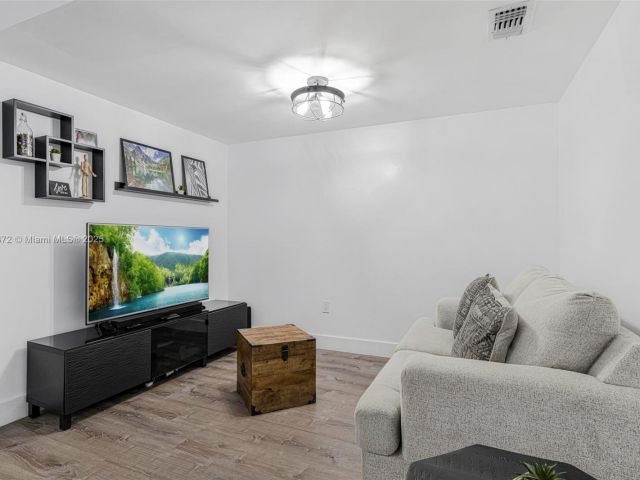 Продажа дома по адресу 11532 SW 148th Path - фото 6277374