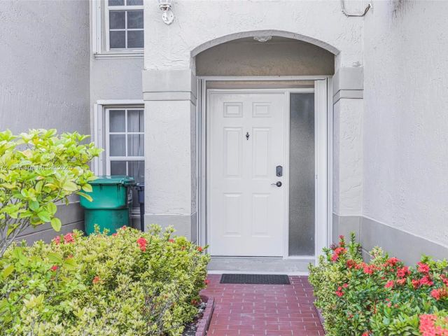 Продажа дома по адресу 11532 SW 148th Path - фото 6277377